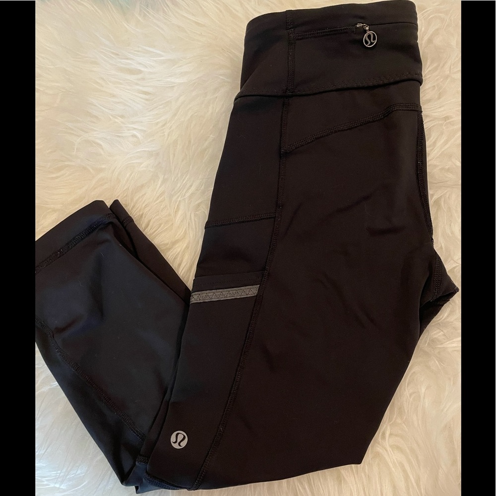 Lululemon crop with side pockets